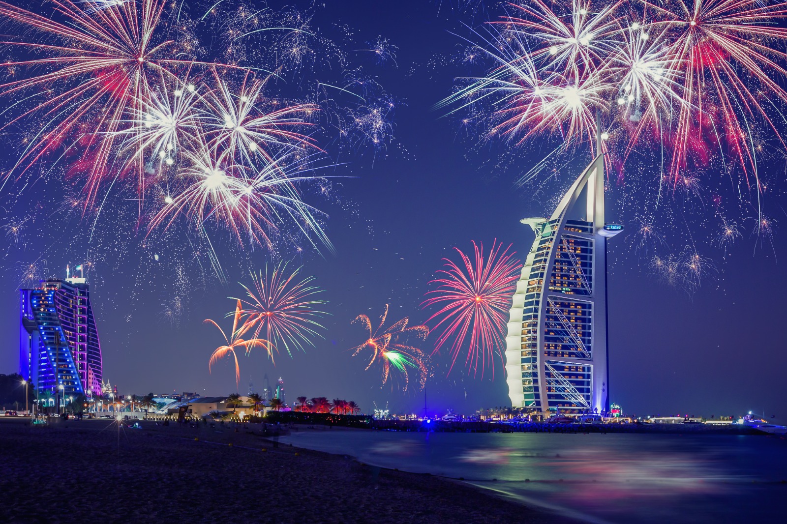 إحتفال رأس السنة الجديدة .. اللجنة الدائمة لشؤون العمال في دبي تكرّم العمّال في حفل خاص ومميز
