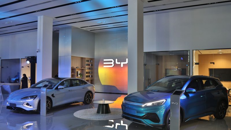 شركة “الفطيم للتنقل الكهربائي” تفتتح معرض BYD الأول في أبوظبي: ريادة الابتكار الكهربائي في العاصمة